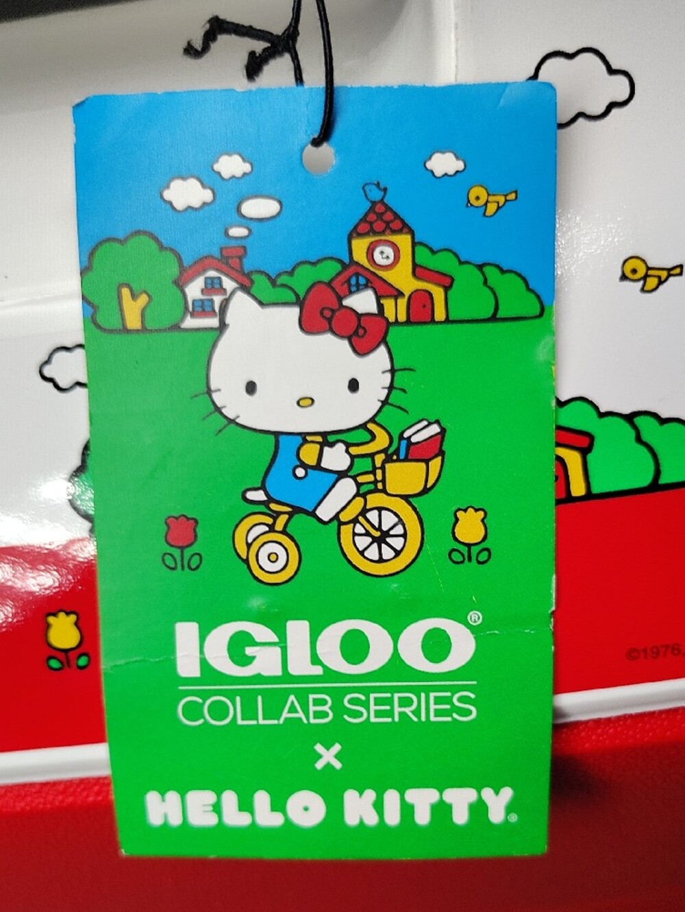 Igloo X Hello Kitty Collab Series Cooler - Picture 12 of 13